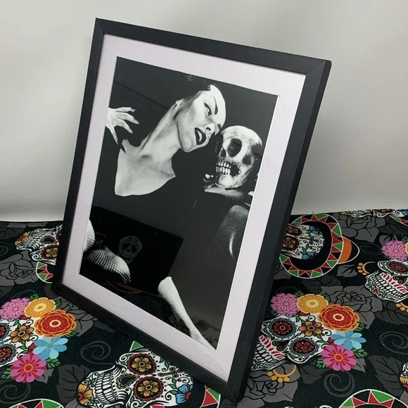 Creepy Vampira with skull Picture Frame with Free plastic skeleton decor💀 - Picture 11 of 17